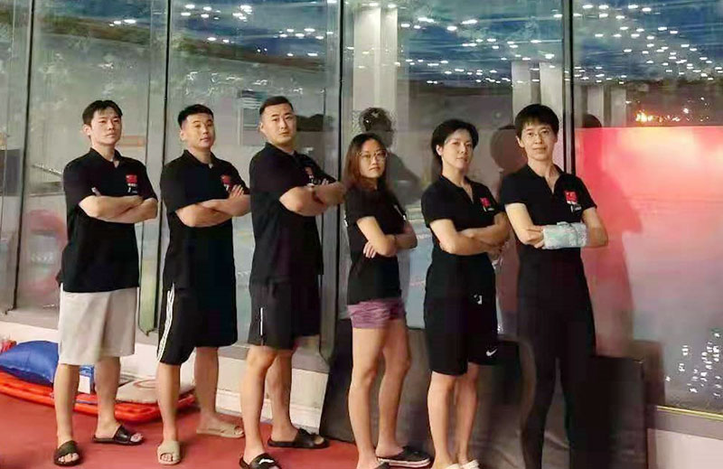 32泳教团队.jpg